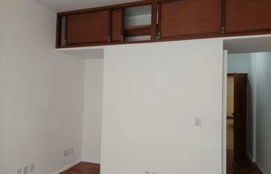 Imagem 3: Apto Centro, reformado, local nobre, Rua 16 de março, excelente preço - Petrópolis - RJ