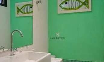 Imagem 3: Apartamento em área nobre da praia das Pitangueiras no Guarujá com 4 quartos sendo 1 suíte