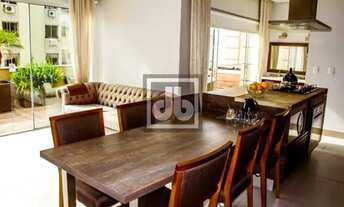 Imagem 2: Lagoa - prédio novo - linda cobertura - toda decorada - 200 m2 - Reformadíssima - Piscina