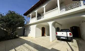 Imagem 2: Sobrado no Setor Coimbra, 4 Suítes, 4 Salas, Área de Lazer com Churrasqueira, Rico em Arm