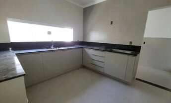 Imagem: Casa Reformada com 03 quartos (1 suíte)