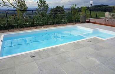 Imagem 2: Casa Mobiliada com 2 Suítes, piscina com SPA aquecida e linda vista para o Vale
