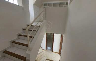 Imagem 3: Sobrado para Venda em Curitiba, Boqueirão, 3 dormitórios, 1 suíte, 2 banheiros, 2 vagas