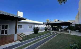 Imagem: Casa com 3 quartos, 1 suíte, 4 vagas, para