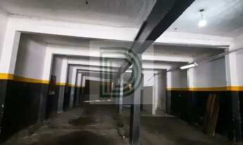 Imagem 5: Prédio comercial com salas e galpao em baixo.Em rua de movimento