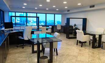 Imagem 2: Sala/Conjunto a venda MOBILIADO com 83 m², 5 vagas no centro de Alphaville - ESTUDA PERMUT