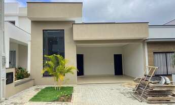 Imagem: Casa de condomínio térrea para venda tem