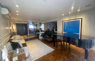 Imagem 4: Vendo lindo apartamento andar alto face norte reformado com 3 suítes e 3 vagas