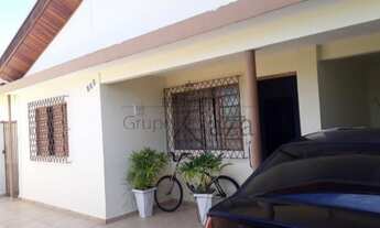 Imagem: Casa para venda tem 180 metros quadrados