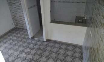 Imagem 4: CASA COM TERRAÇO DE FUNDOS