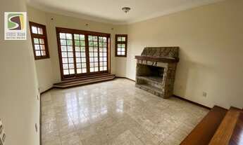 Imagem 5: Casa de condomínio para venda tem 466 metros quadrados com 5 quartos sendo 2 suítes