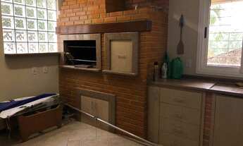 Imagem: Casa com piscina muito bem localizado em