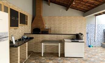 Imagem 5: Sobrado com piscina, no Jardim do Sol, em Cosmópolis-SP. (SO0016