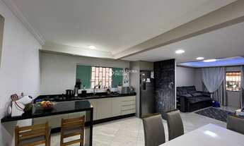 Imagem 2: CAMBORIú - Casa Padrão - Santa Regina