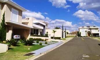 Imagem 2: Casa de condomínio para venda com 240 metros quadrados com 4 quartos