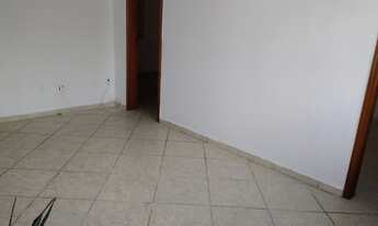 Imagem 6: Apartamento 2 Dormitórios. Único 2o andar, amplo, ventilado c vista livre por todo imóvel