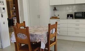 Imagem 4: Casa de condomínio sobrado para venda possui 500 metros quadrados com 5 quartos