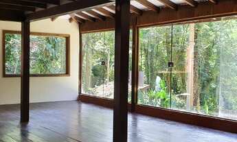 Imagem 6: Casa de condomínio para venda possui 250 metros quadrados com 6 quartos