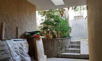 Imagem 5: Casa de condomínio para venda possui 360 metros quadrados com 4 quartos