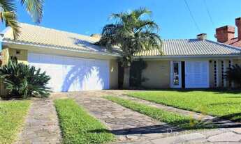 Imagem: Casa e Sobrado de 4 dormitórios à Venda