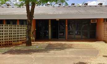 Imagem: Antigo hotel disponível para venda em Porto