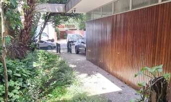 Imagem: Casa para reforma ao lado do Parque Ibirapuera