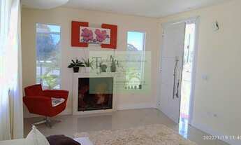 Imagem 4: Casa com 3 suítes, churrasqueira, piscina e 6 vagas(2 cobertas) 330 m² AC