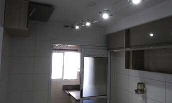 Imagem 2: Varanda com vista para piscina - 03 dormitórios com 01 suíte - 01 vaga