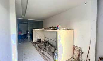 Imagem 2: Ponto Comercial, Completo com 351m², 1 loja no térreo, 8 Kitnets com banheiro Mauriti Ped