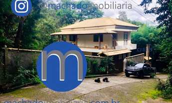 Imagem: Excelente residência, com lindo jardim