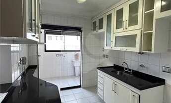 Imagem 7: Excelente apartamento na rua Copacabana com 80 metros de área útil, living e suíte com sac