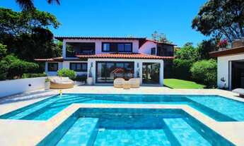 Imagem 3: Mansão à venda com 7 suítes, piscina e vista mar em Búzios!