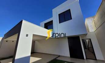 Imagem 2: Linda casa construída em 2 pavimentos com 223,55 m² de área construída, com piscina e fino