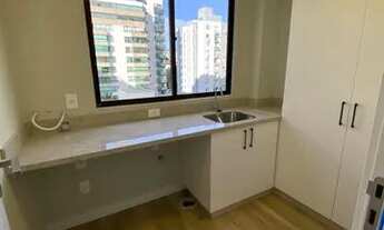 Imagem 4: OFERTA Apartamento de 3 dormitórios com suíte semi mobiliado no centro de Florianópolis