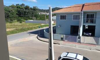 Imagem 2: Casa (Sobrado Padrão), com 3 quartos e 2 banheiros à Venda, 100 m² em São José/SC