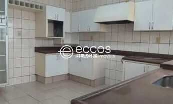 Imagem 11: Casa para aluguel, 3 quartos, 2 suítes, 3 vagas, Tabajaras - Uberlândia/MG
