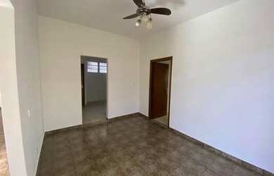 Imagem 6: Casa térrea no bairro Jardim Macedo com 3 dormitórios mais edícula para locação, por R$ 3