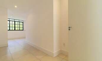 Imagem 6: Casa de vila com 4 suítes, reformada, com planta de 234m² desenhada por arquiteta