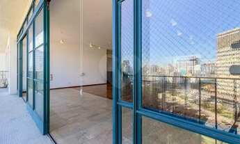 Imagem 3: Em um edifício incônico na Consolação, pertinho do amado Parque Augusta