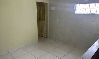 Imagem 7: Alugo excelente apartamento 2 quartos sem garagem na qr 302 Santa Maria sul 650