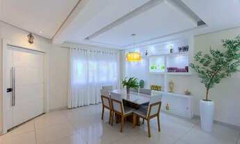 Imagem 2: Sobrado à Venda na Vila Penteado, Zona Norte de São Paulo, com 3 suítes, 4 vagas, 492m² R