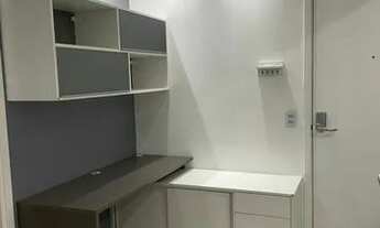 Imagem 2: VARANDA FECHADA ; FRENTE AO METRÔ