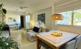 Imagem 2: APARTAMENTO AMPLO COM 3 QUARTOS SENDO 2 SUÍTES E VISTA PARCIAL PARA O MAR NO CENTRO DE FLO