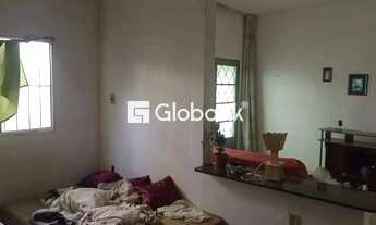 Imagem 7: Casa Residencial em Monte Carmelo (Montes Claros) 4 Quartos, 3 Vagas, Quintal