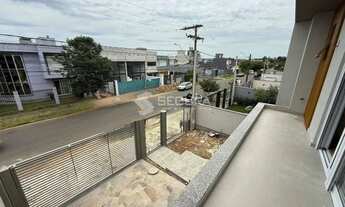 Imagem 2: Casa de alto padrão com piscina possui 3 suítes