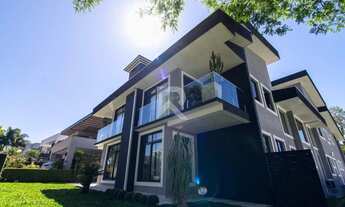 Imagem 3: Casa em Condomínio com Jardim Amplo, 5 Suítes, 3 Vagas para locação Alphaville Graciosa