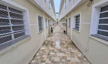 Imagem 6: Sobrado com 2 quartos, sala, cozinha, banheiro, 1 vaga de garagem fixa, livre e coberta