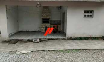 Imagem 5: Casa térrea de esquina com amplo terreno na Armação, próxima à praia, Florianópolis