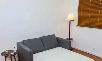 Imagem 4: Quarto e sala 45 m miolo do Leblon. Temporada,mobiliado, reformado.Silencioso, residencial