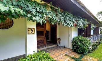 Imagem 3: Casa Clássica Alto Padrão em Condomínio Exclusivo